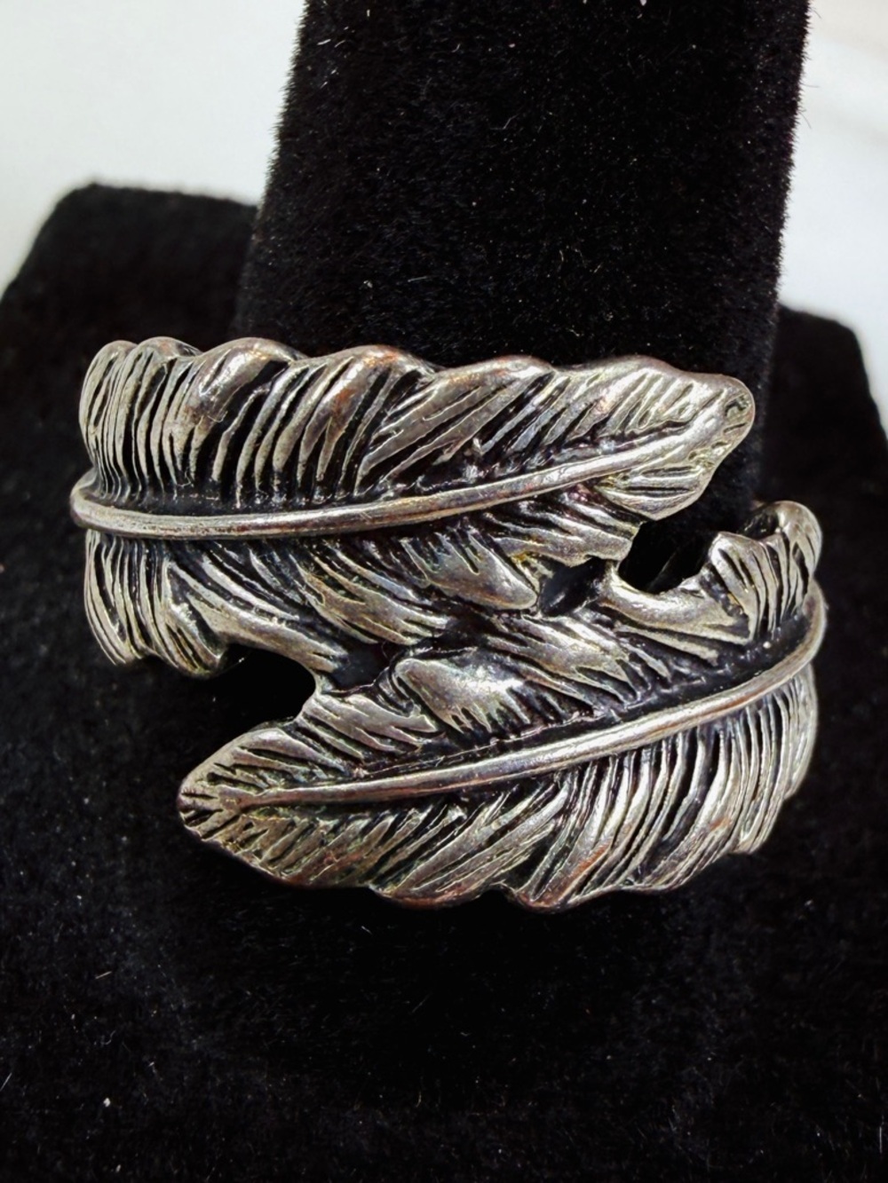 Vintage aged, silvertone, leaf band ring size 10 1/2
